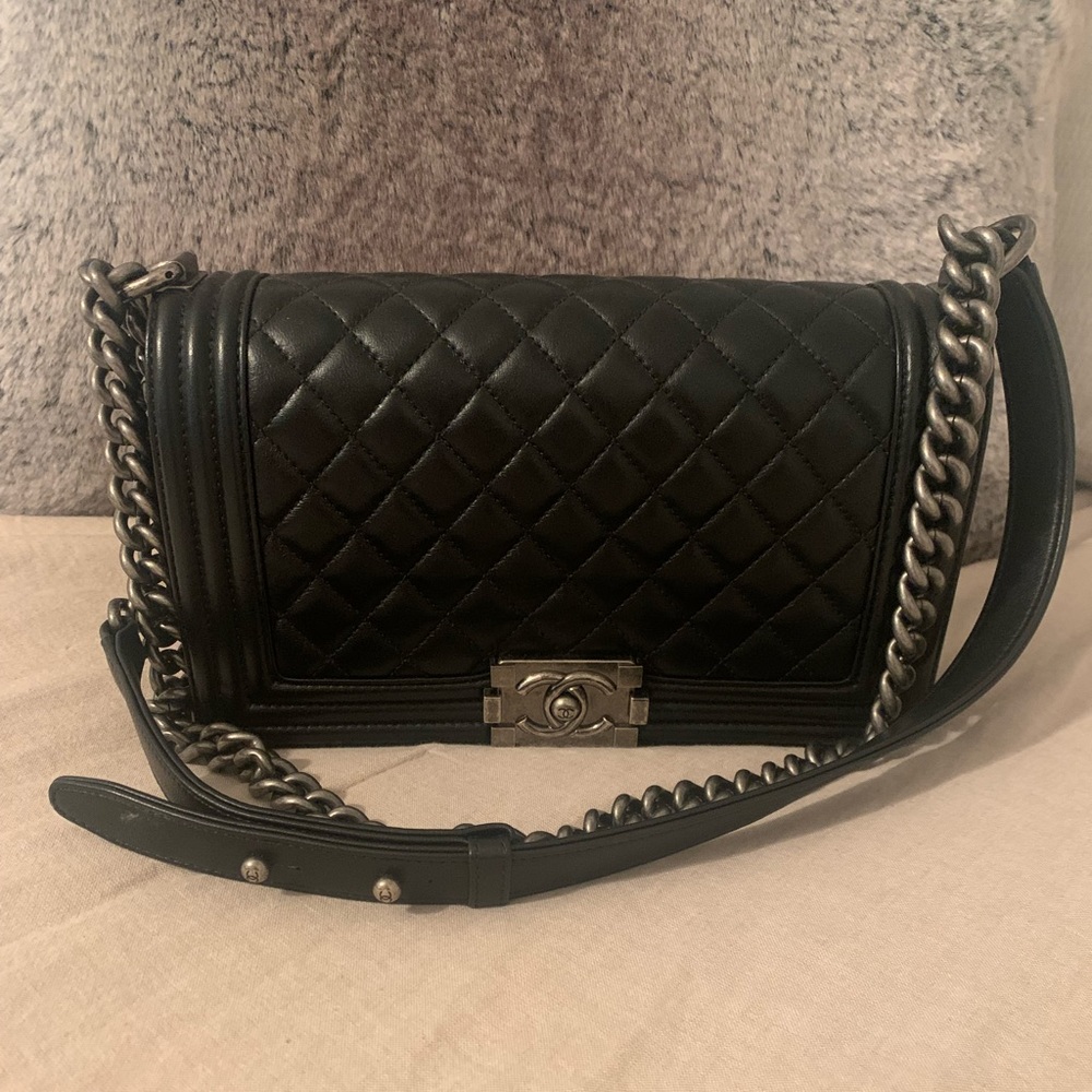 Medium Chanel Boybag…black/silver hardware. Barely worn ❤️